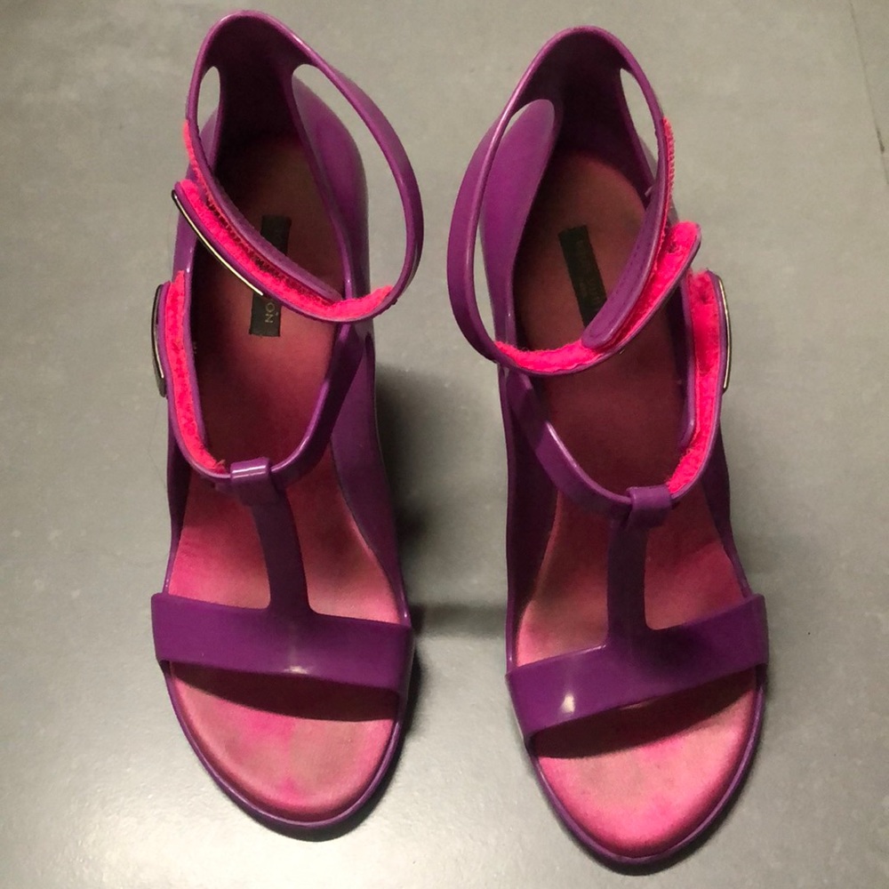 Louis Vuitton Rubber Wedges size 37